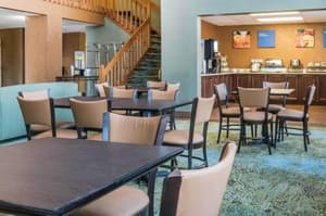 thumbnail: Breakfast area