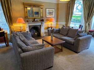 thumbnail: Lounge