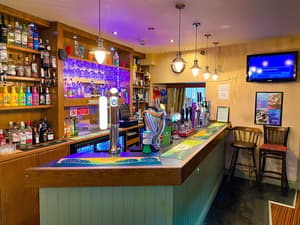 thumbnail: Bar (on property)