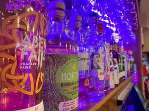 thumbnail: Bar (on property)
