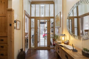 thumbnail: Interior entrance