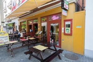 thumbnail: Outdoor dining