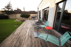 thumbnail: Front of property