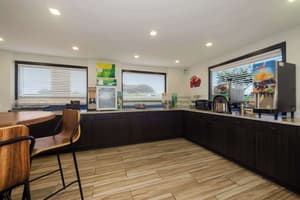 thumbnail: Breakfast area