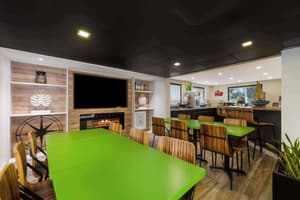 thumbnail: Breakfast area
