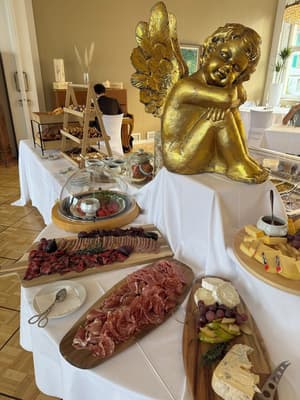 thumbnail: Breakfast buffet