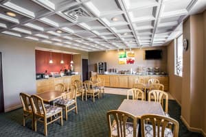 thumbnail: Breakfast area