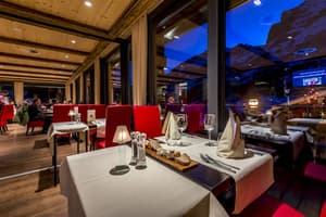 thumbnail: Restaurant