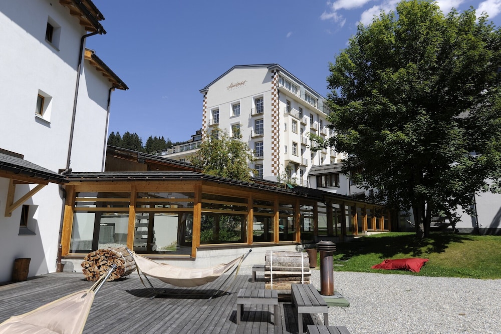 Sundeck