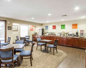 thumbnail: Breakfast area