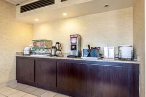 thumbnail: Breakfast area