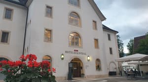 thumbnail: Exterior