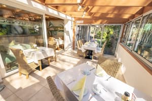 thumbnail: Breakfast area