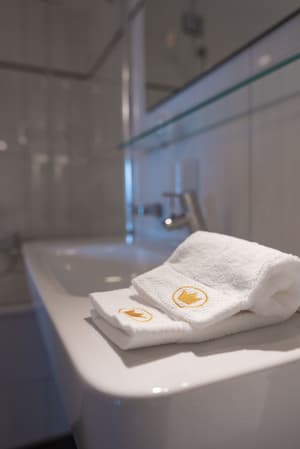 thumbnail: Bathroom sink