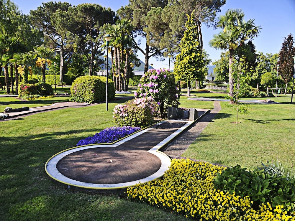 Mini-golf