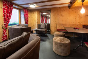 thumbnail: Lounge