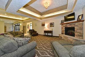 thumbnail: Interior entrance
