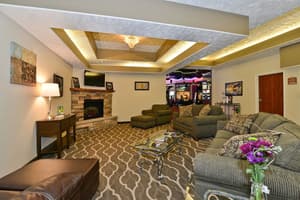 thumbnail: Interior entrance