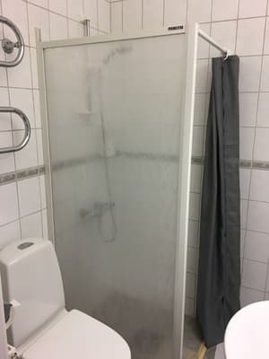 thumbnail: Bathroom shower