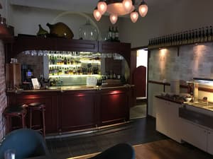 thumbnail: Bar (on property)