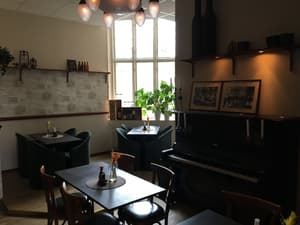thumbnail: Breakfast area
