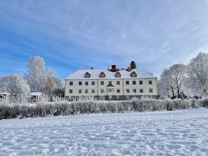 thumbnail: Front of property