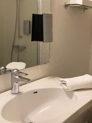 thumbnail: Bathroom shower