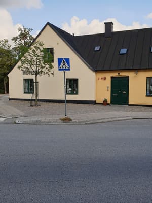 thumbnail: Front of property