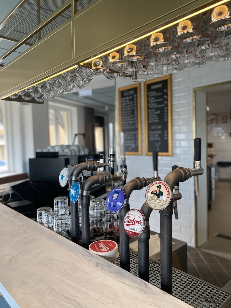 Restaurant-cafeteria