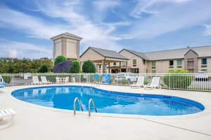 thumbnail: Pool