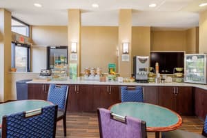 thumbnail: Breakfast area