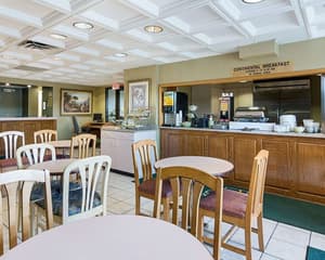 thumbnail: Breakfast area