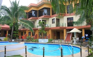 thumbnail: Outdoor pool