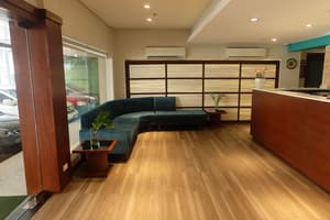 thumbnail: Interior entrance