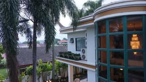 thumbnail: Exterior