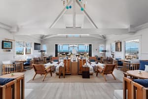 thumbnail: Bar (on property)
