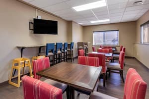 thumbnail: Breakfast area