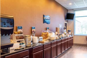thumbnail: Breakfast area