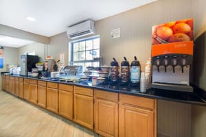 thumbnail: Breakfast area