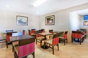 thumbnail: Breakfast area
