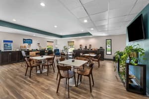 thumbnail: Breakfast area