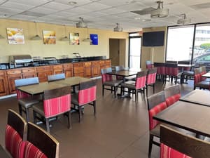 thumbnail: Breakfast area