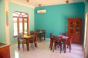 thumbnail: Breakfast area