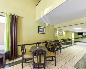 thumbnail: Breakfast area