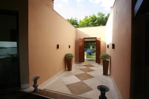 thumbnail: Interior entrance