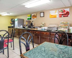 thumbnail: Breakfast area