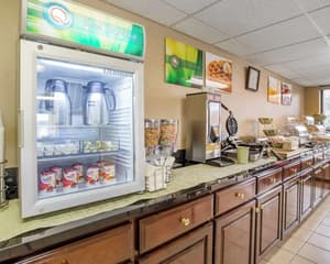 thumbnail: Breakfast area