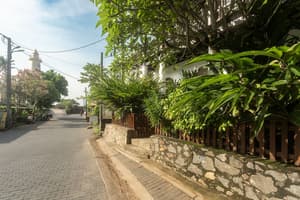 thumbnail: Front of property