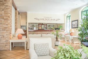 thumbnail: Bar (on property)