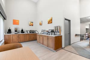 thumbnail: Breakfast area